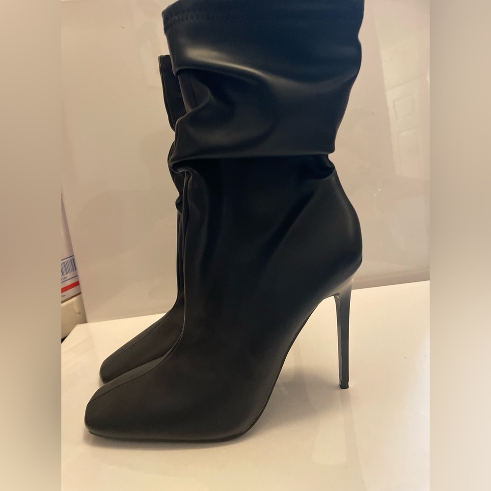 Fashion Nova Black Slouchy Heeled Boots 4.5in heel EUC size 7.5